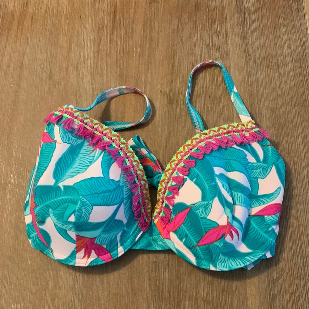 🌵3/$15 🌵 Swim top / d/dd cup